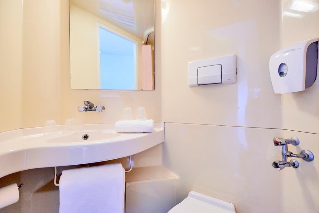 Premiere Classe Valenciennes Ouest Petite Foret Zimmer foto
