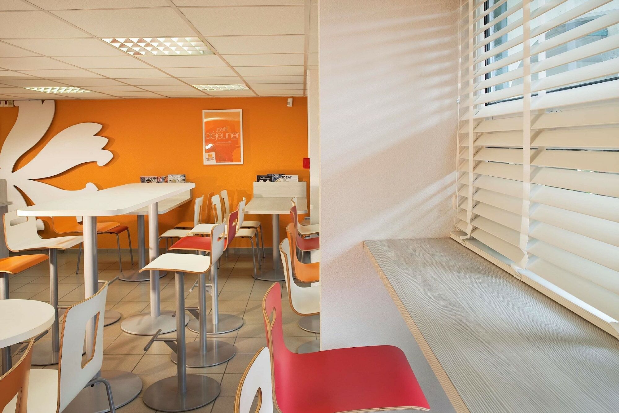 Premiere Classe Valenciennes Ouest Petite Foret Exterior foto